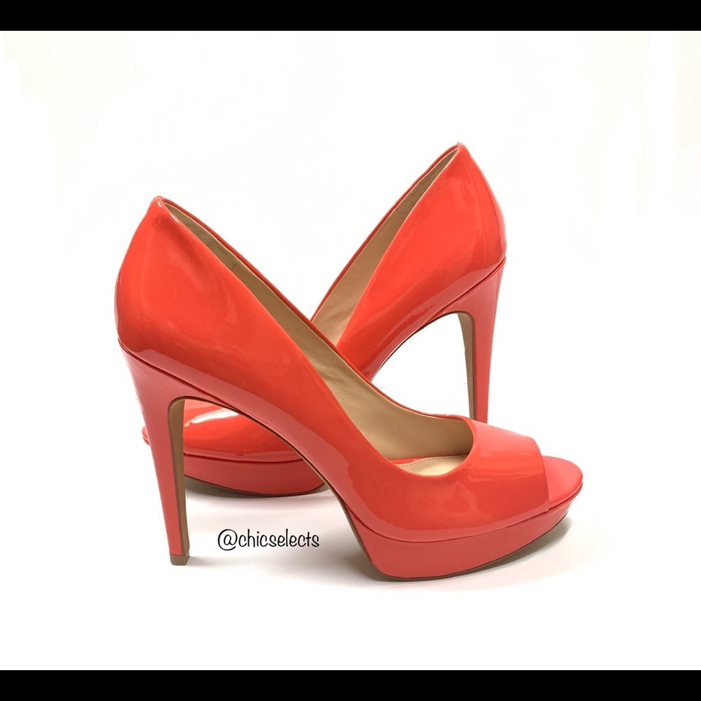 VINCE CAMUTO PATENT PEEP TOE PLATFORM HEELS PUMPS